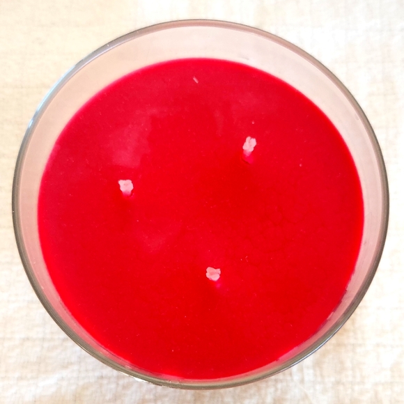 Bath and Body Works Frosted Cranberry Three Wick Candle - Picture 6 of 7